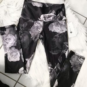 Noli Active black winter rose leggings